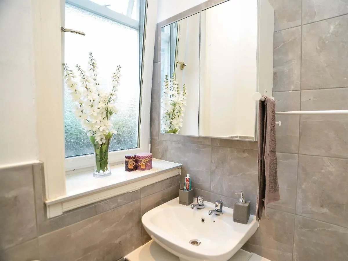 Dunbar Street Apartments 阿伯丁